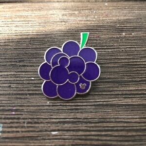 Disney Official Trading Pin: Hidden Mickey: Bunch of Grapes